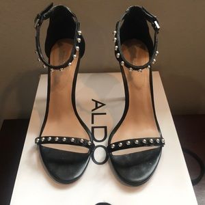 Aldo McKinnon black sandals with silver pearl